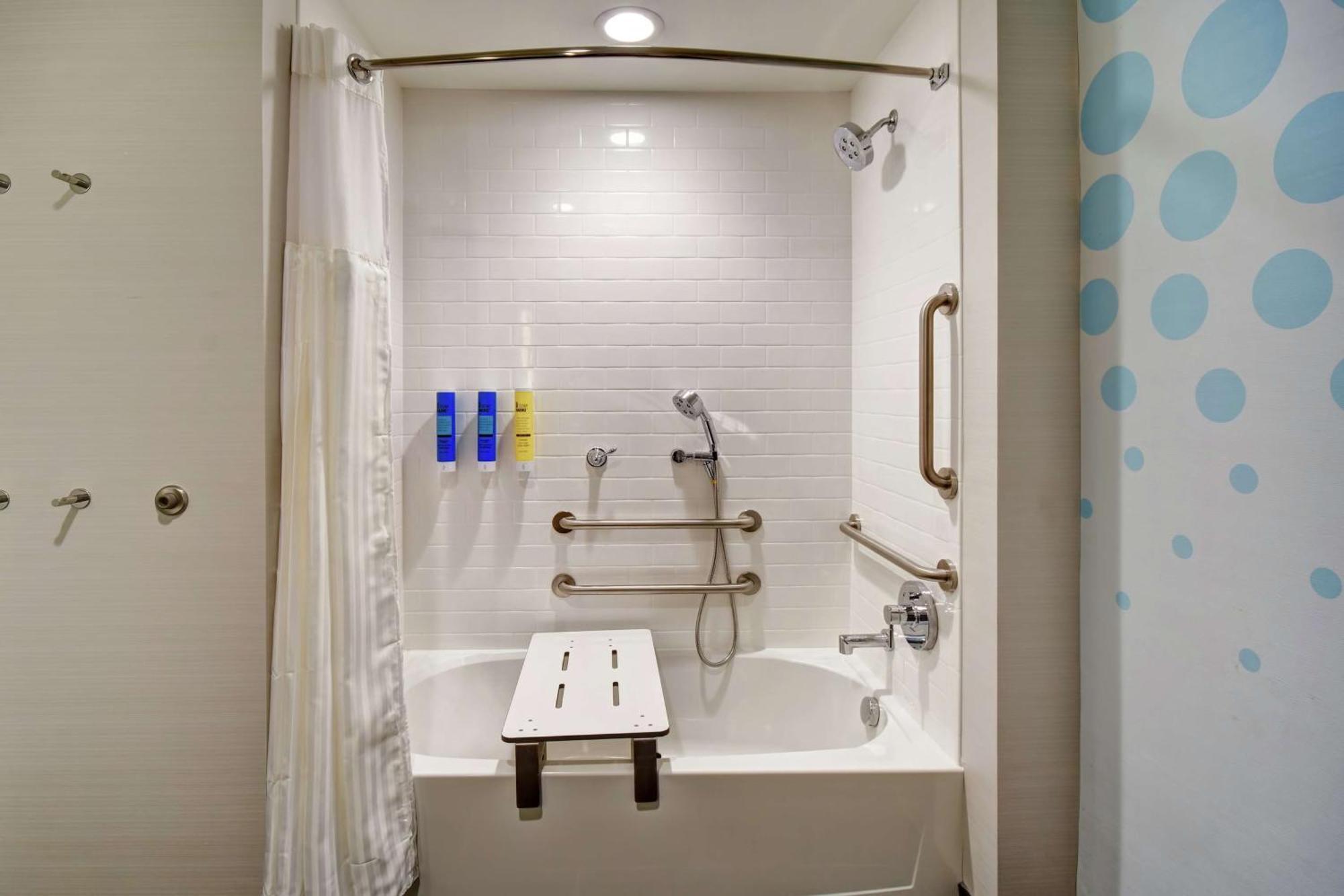 Tru By Hilton Raleigh Durham Airport Hotel Morrisville Exterior photo